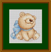 Вышивка крестом Мишутка с голубым бантиком