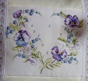 Подушка с незабудками