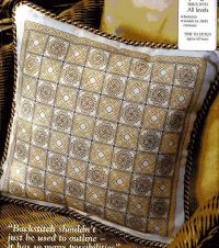 Вышивка Подушечка с цветочным блекворком