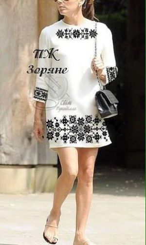 Платье вышитое