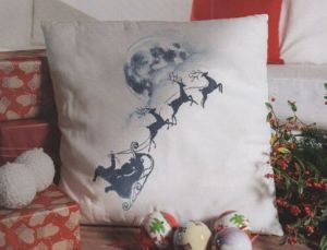 Новогодняя подушка с оленями