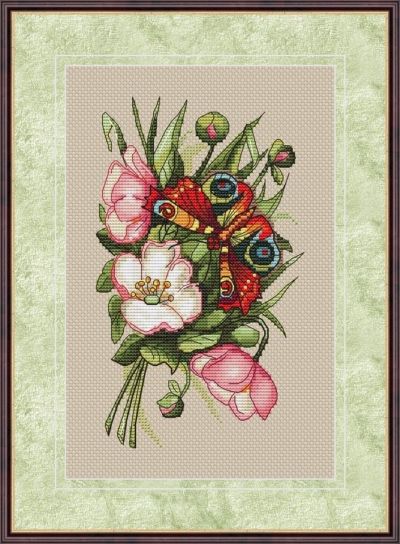 Вышивка крестом Бабочка в весенних цветах