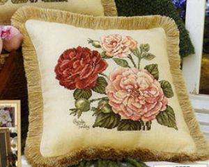 Вышивка крестом Розы на подушке