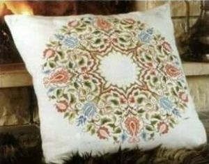 Подушка - цветочная мандала