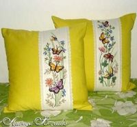 Вышивка крестом Яркие бабочки