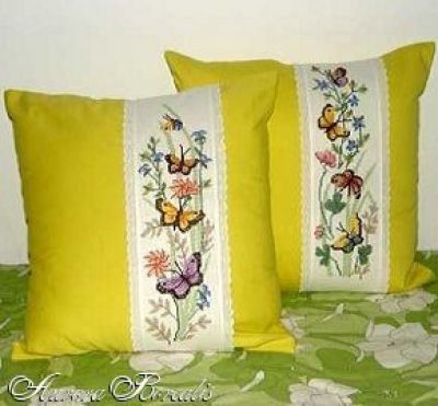 Вышивка крестом Яркие бабочки