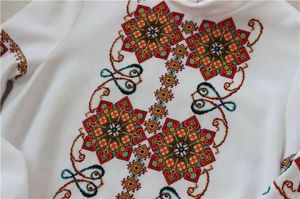 Орнамент женской вышиванки