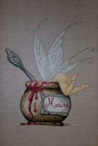 Вышивка крестом Малиновая моль