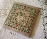 Вышивка крестом Игольница с сердечками