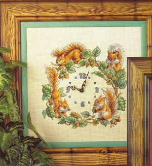схема вышивки крестом часы с белочками 