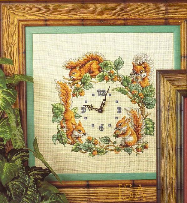 схема вышивки крестом часы с белочками 