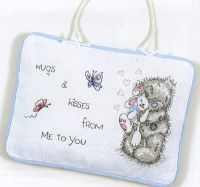 TT107 Hugs Kisses Door Hange